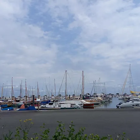 アパート Bord De