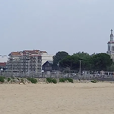 アパート Bord De アルカション